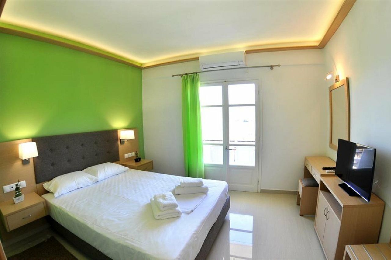 Vliho Bay Suites & Apartments Yénion Exterior foto